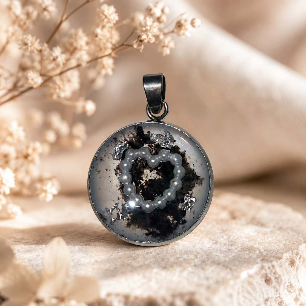 Amulett mit Asche