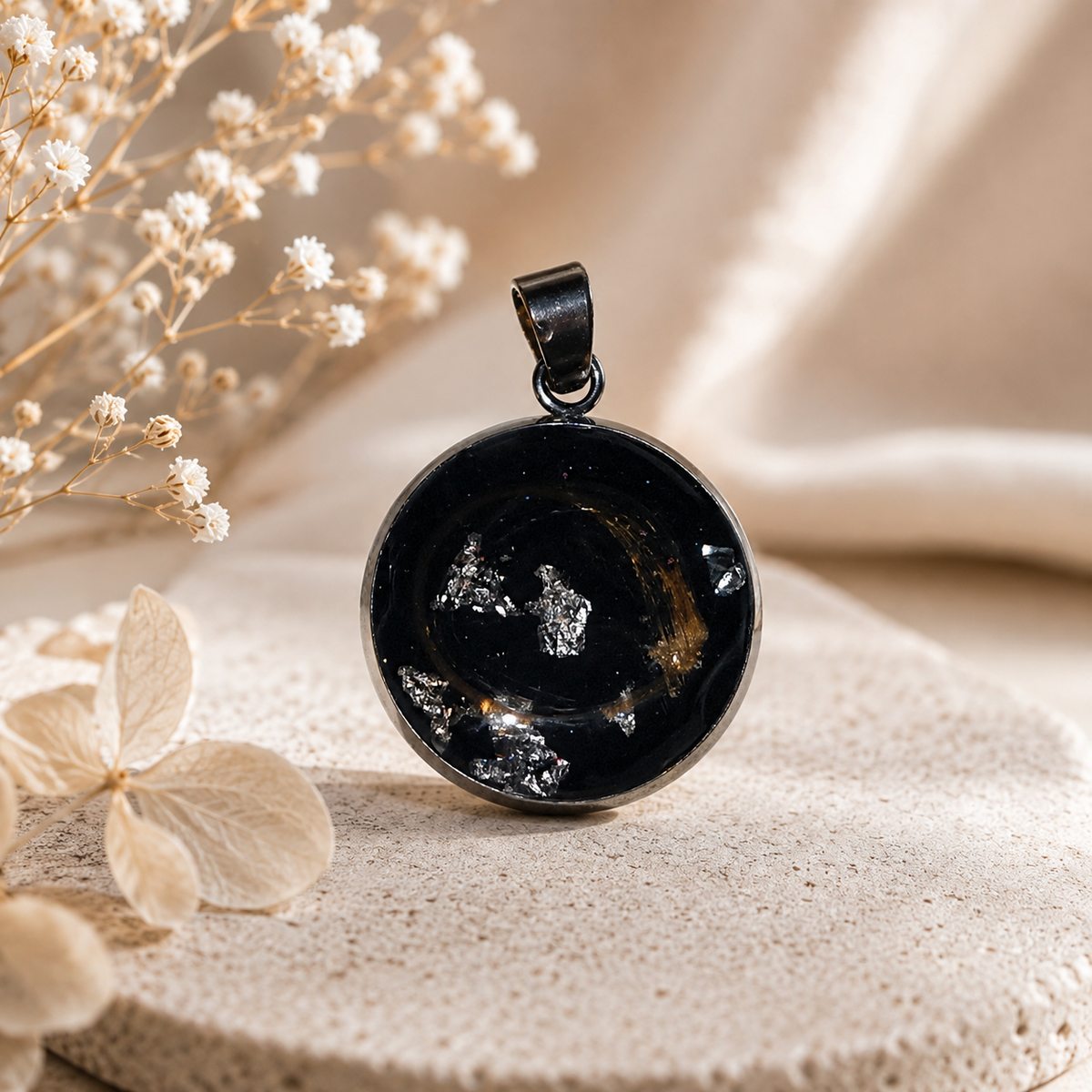 Amulett mit Haaren