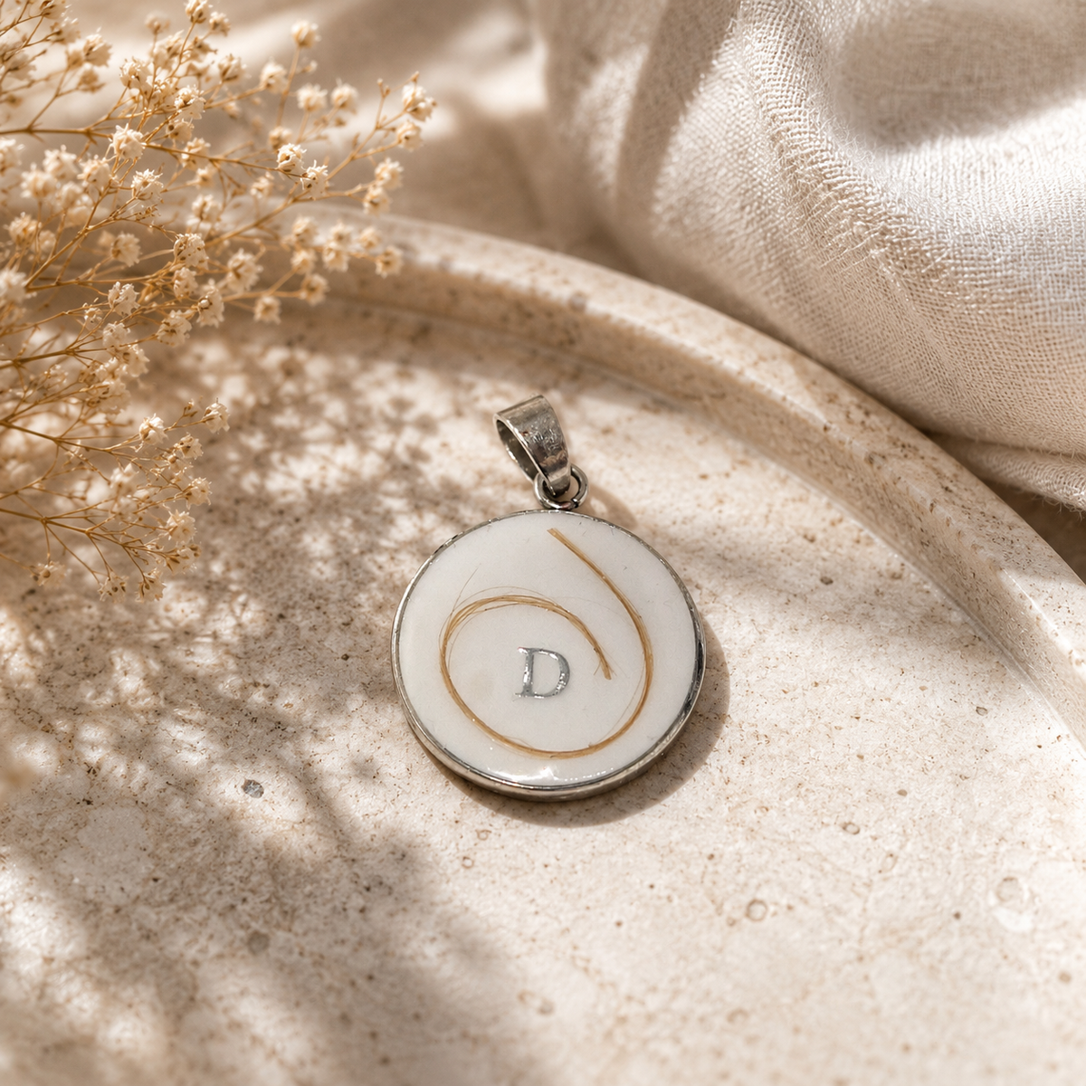 Amulett mit Haaren